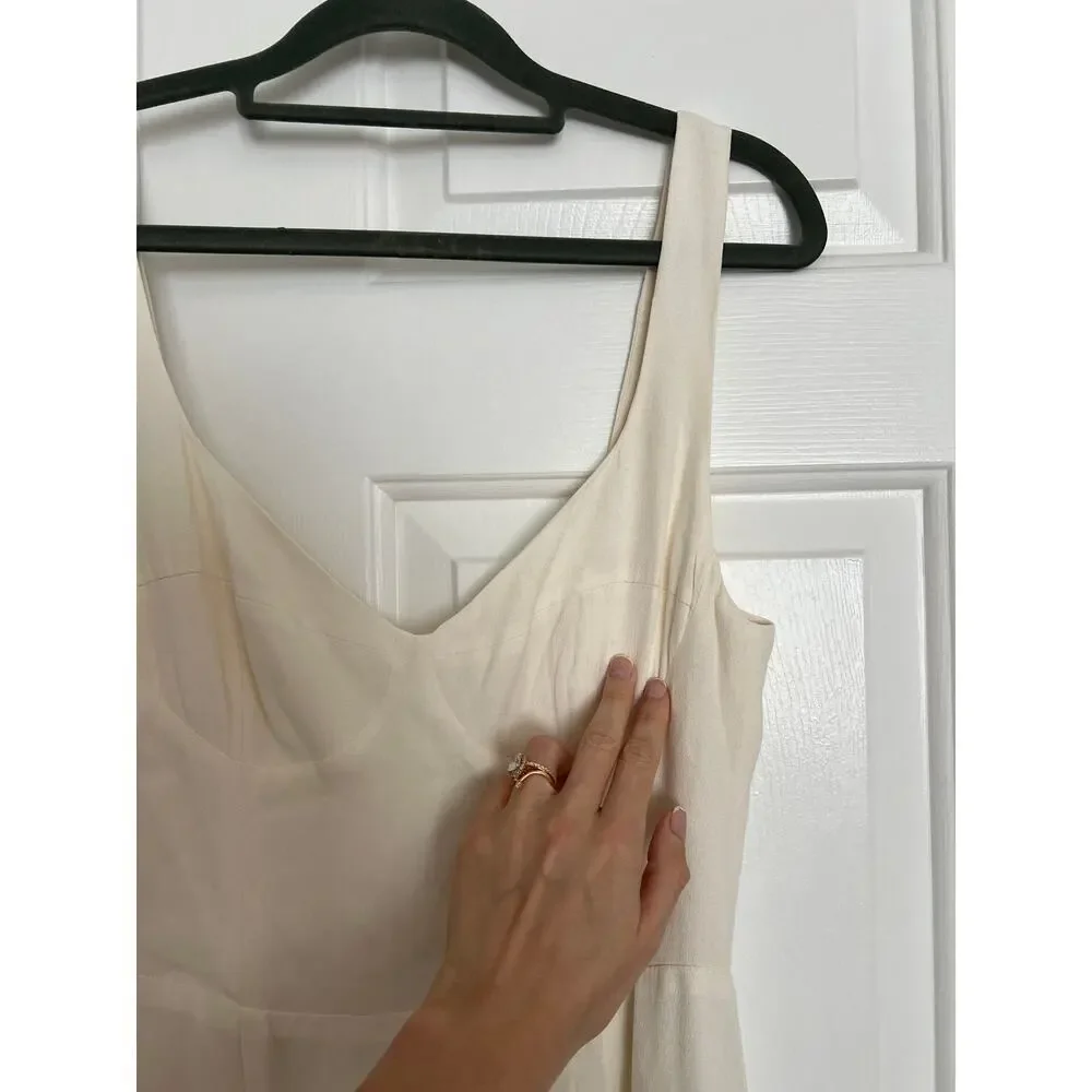 NWT Reformation Lecce Wedding Dress (flaw - see description) Size 6 - Picture 4 of 10